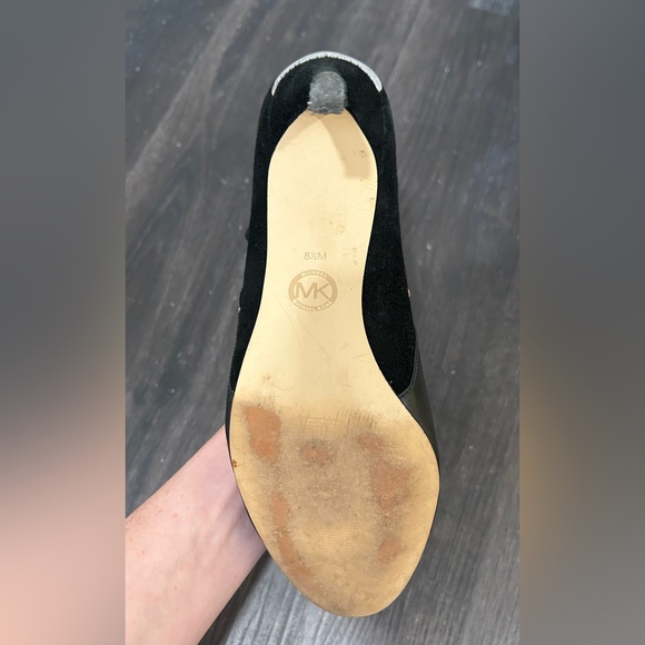 Black Michael Kors heeled boots size W8.5 - Picture 4 of 4